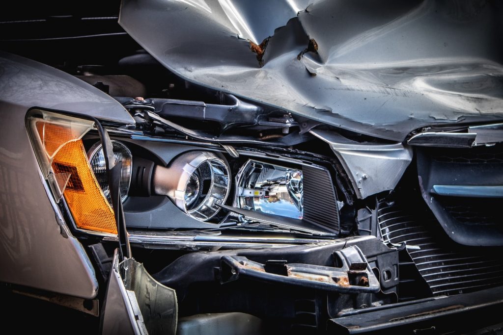 Sloopauto exporteren naar het buitenland of beter lokaal in Nederland verkopen - advies en vergelijking.
