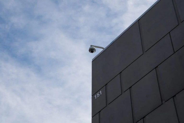Over ons IP camera systeem voor bedrijfsbewaking met cloudopslag en verbeterde beeldkwaliteit